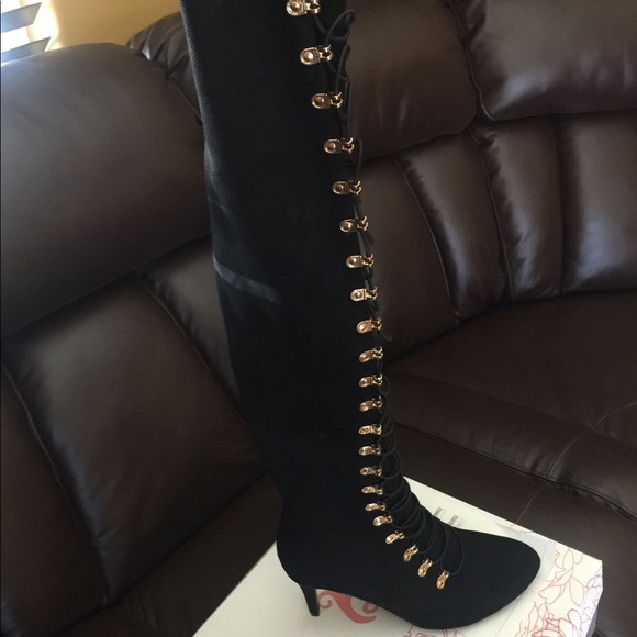 Knee high boots in wide - Picture 2 of 3